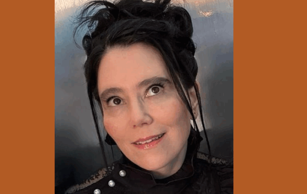 Alex Borstein is Thirsty